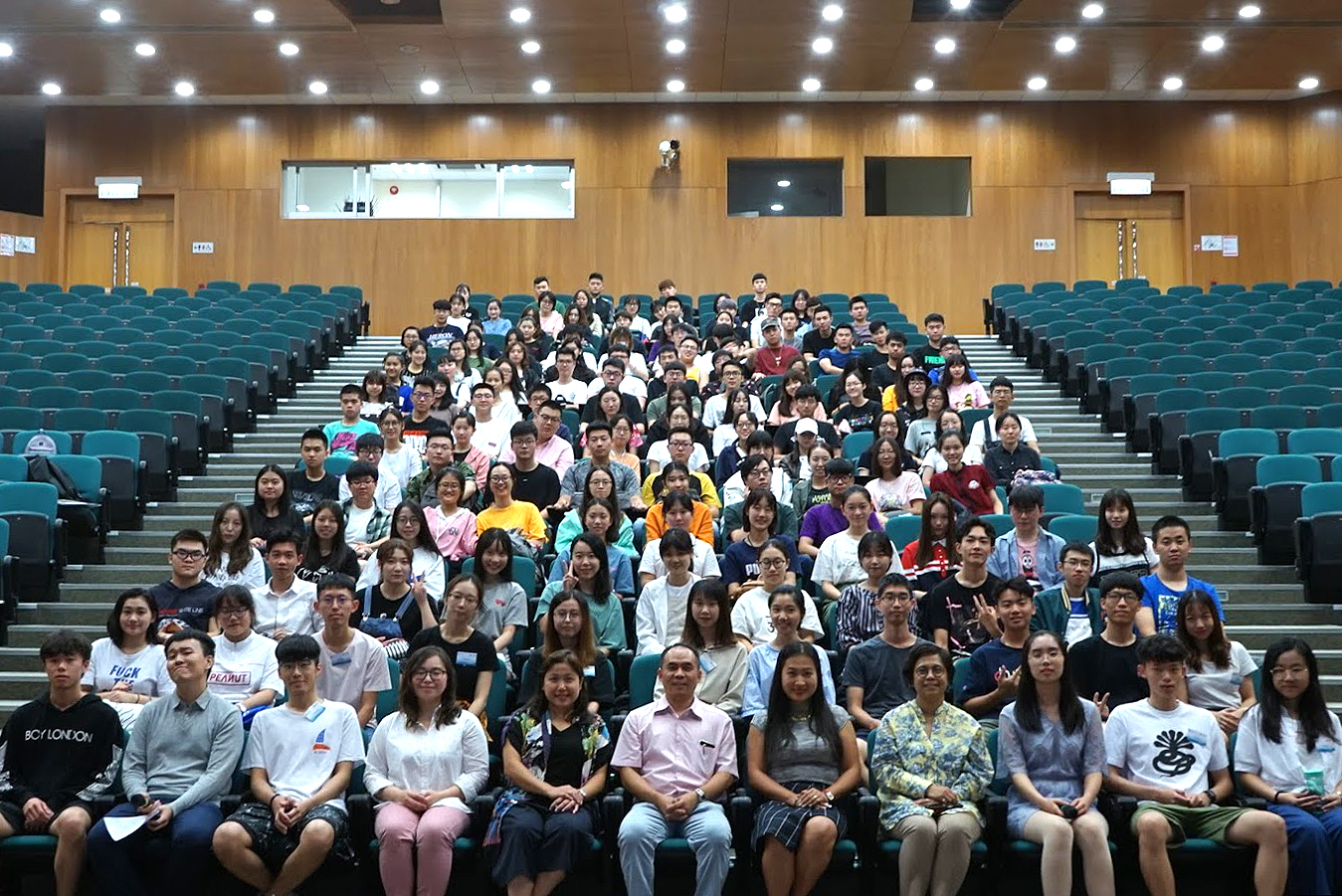 逾百位國內新生出席2018年度迎新日，場面熱鬧。