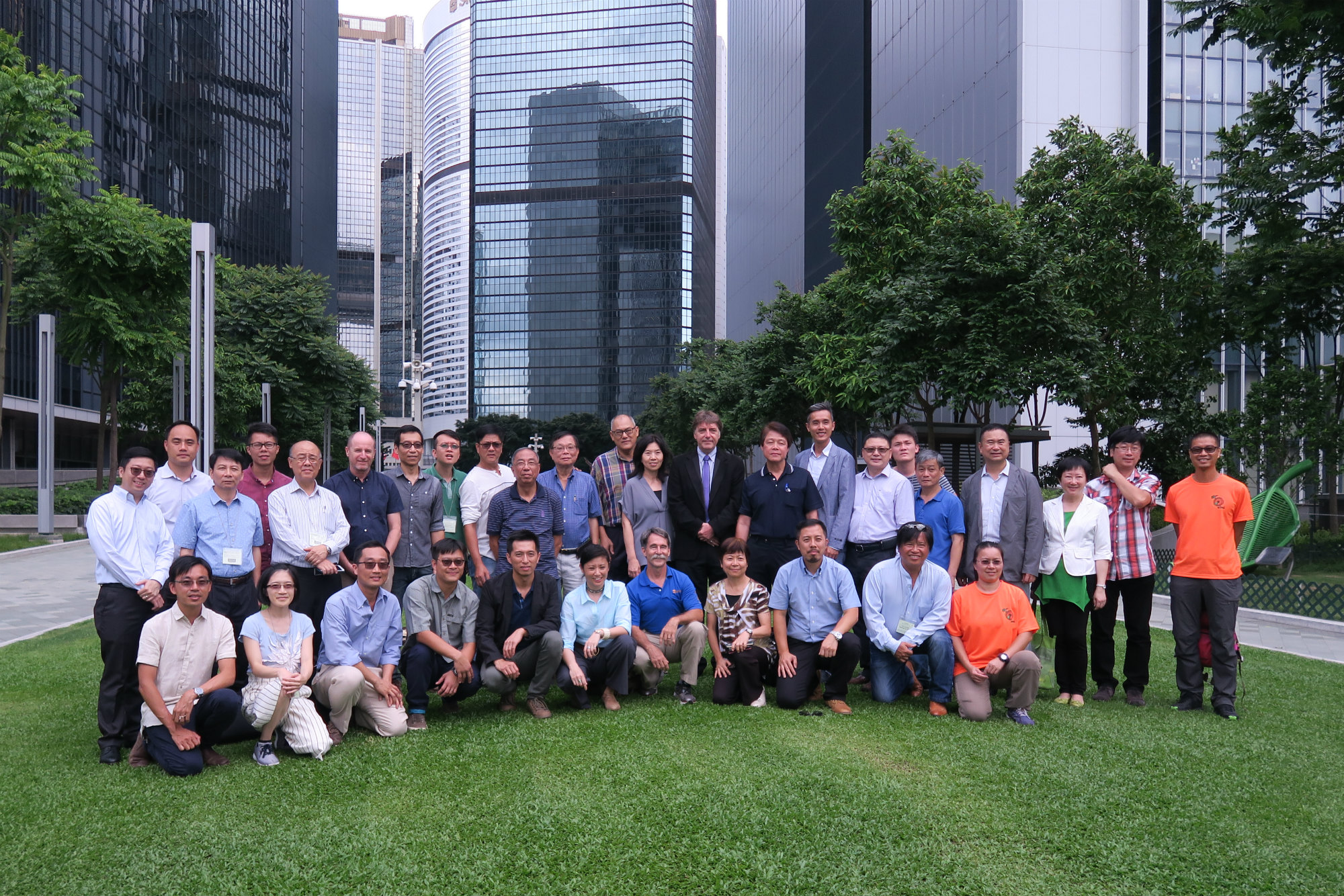 Participants of the “positive capacity building initiatives for the arboriculture and horticulture Industry” with Mr. Anthony D. Pickering, tree expert and lecturer of CIE (sixth from the left, back row).
