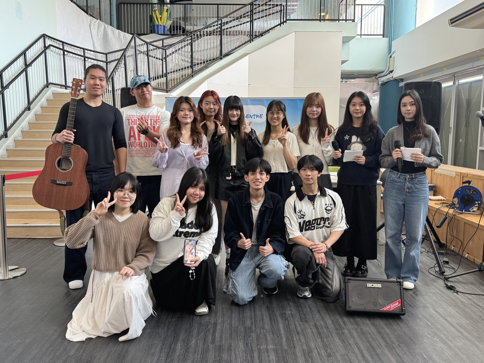 同學精心準備舞蹈及歌唱表演，訓練自信心之餘，亦為身邊好友傳遞力量。