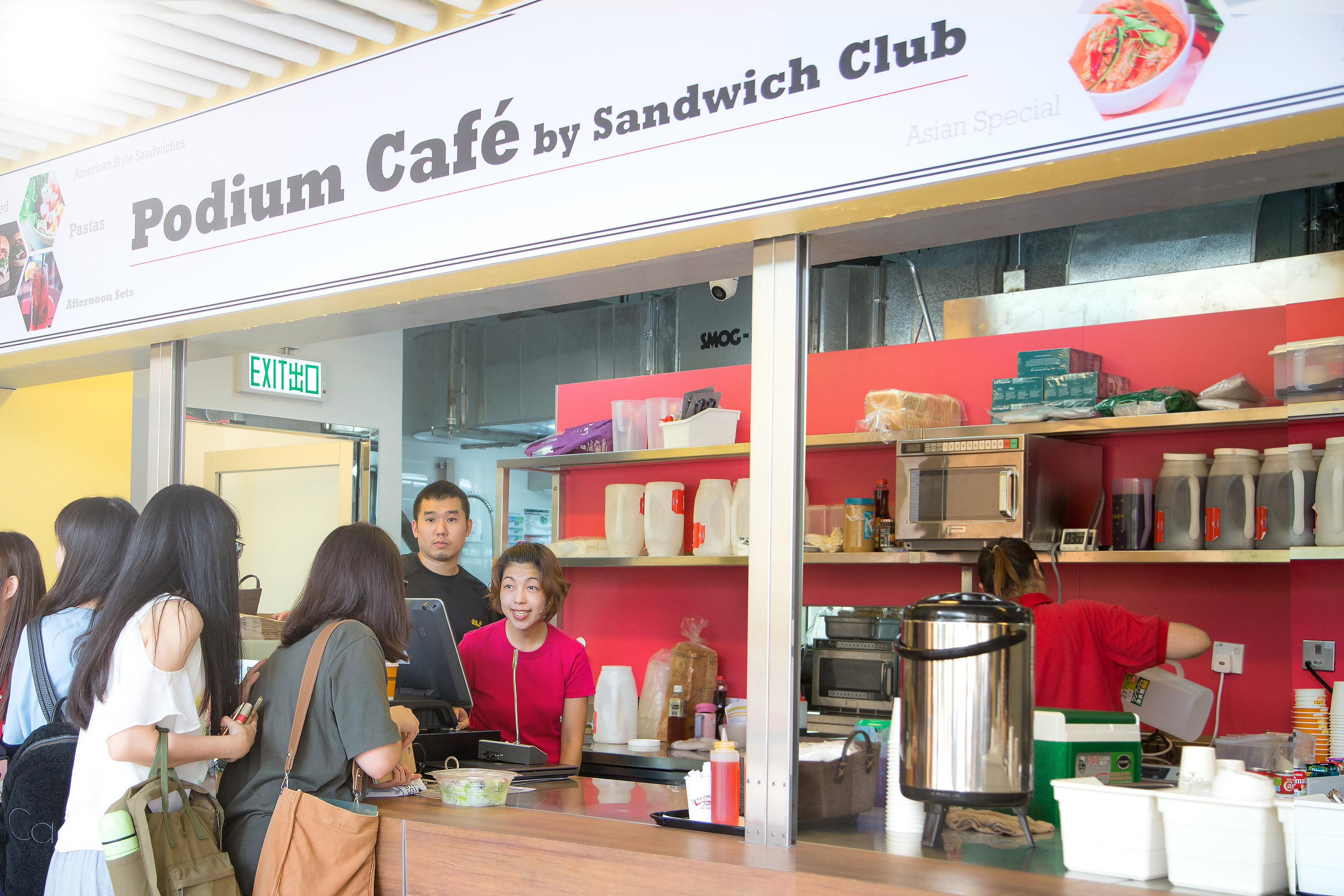 歡迎同學及教職員自備餐具盛載食物及飲料，減少浪費即棄食具。