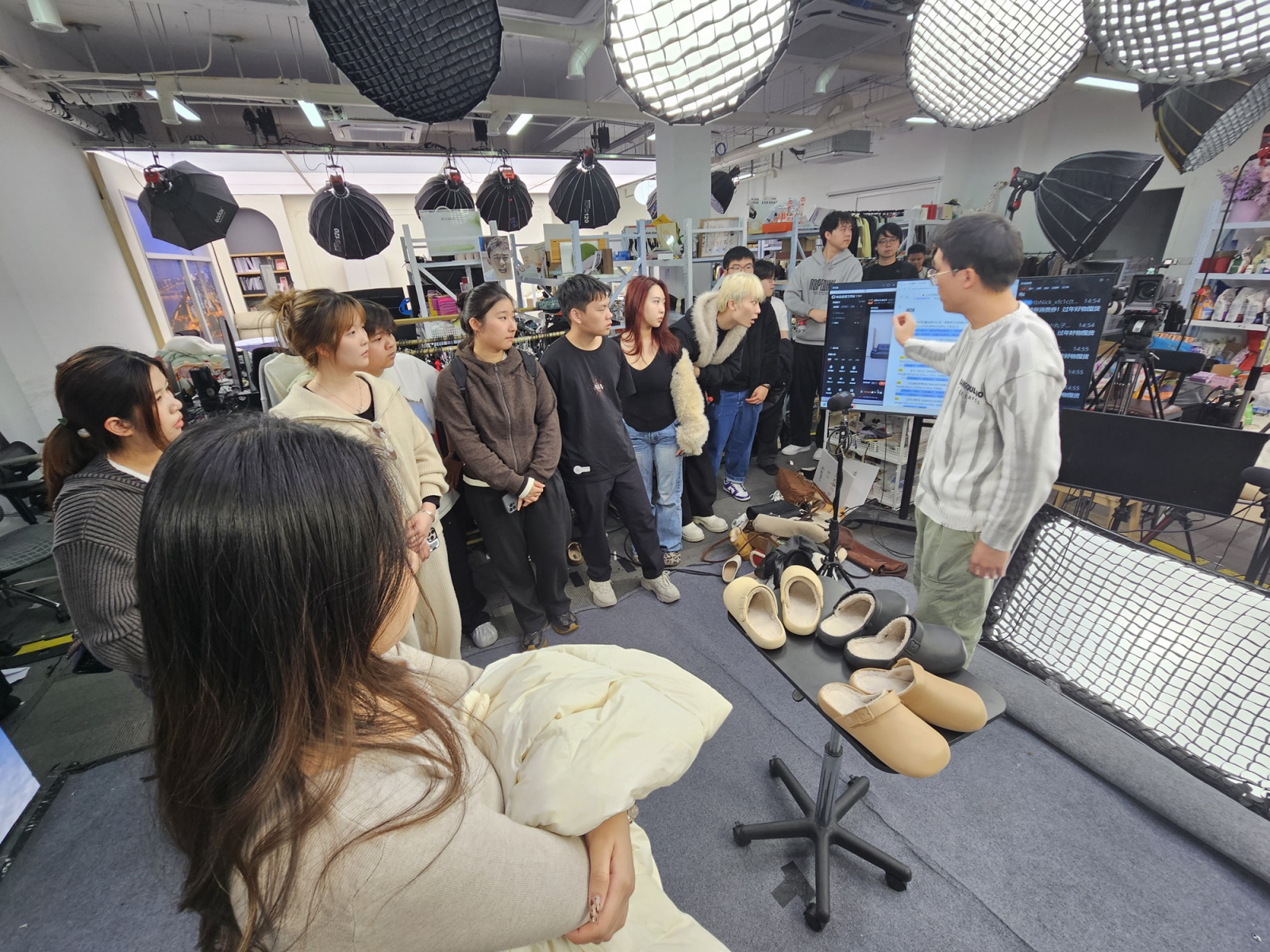Students participated in a field study to Hangzhou earlier and visited leading enterprises to gain exposures to developments in e‑commerce.